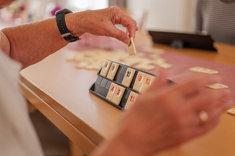 es wird eine (Brett-)Spielsituation dargestellt