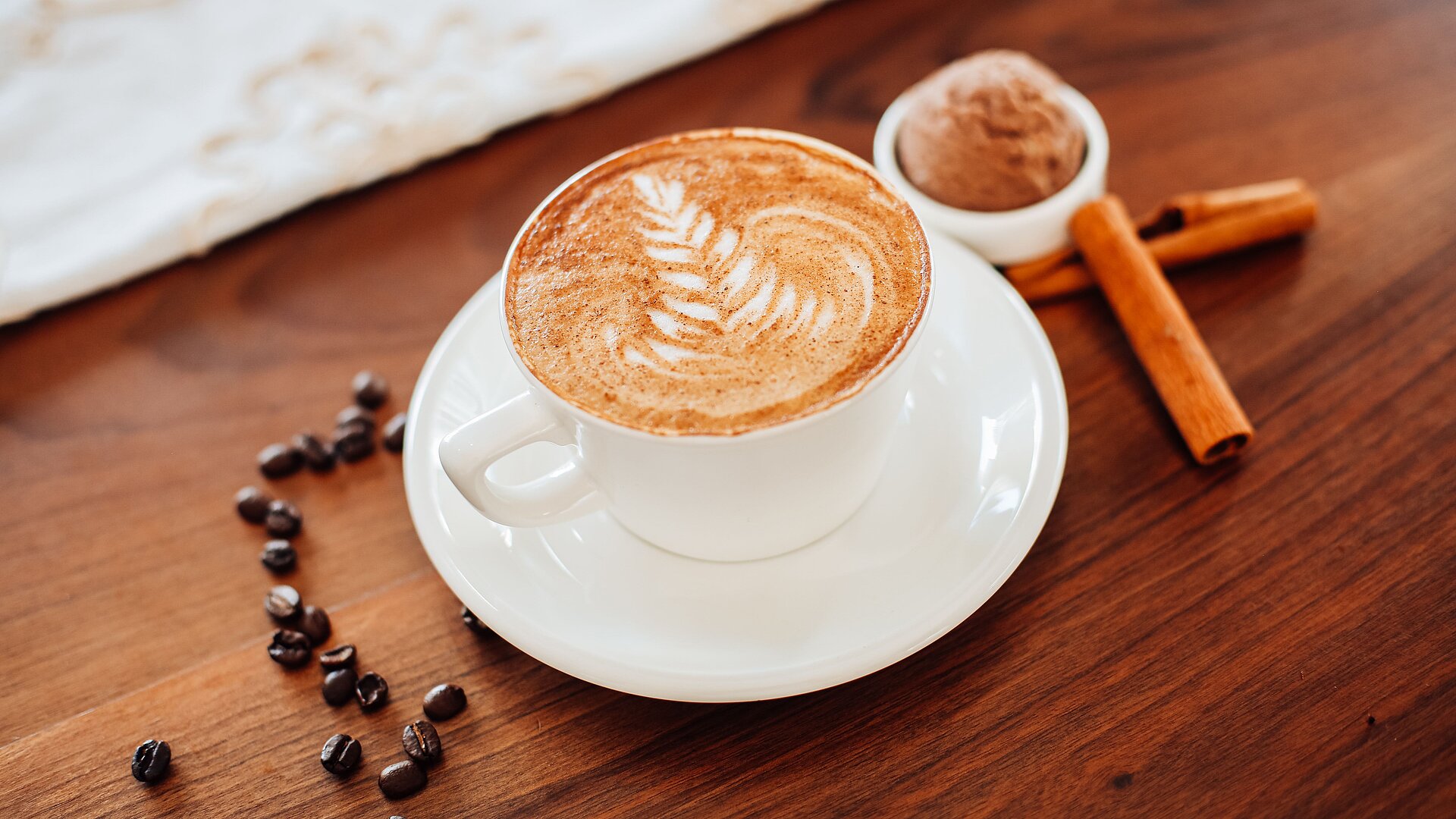Kaffee mit Gebäck